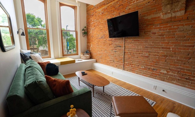 Northfield Apartment | The Getaway in DT Northfield!