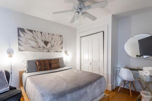 Cove - East Side - Shippan Apartment | The Gold Room near downtown trains fast wifi