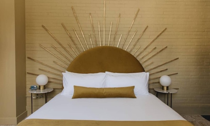 Tyler Park Hotel | The Golden Hour Suite 201 at The Bellwether Hotel