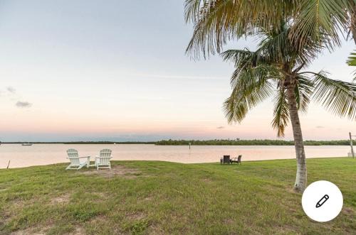 Goodland Apartment | The Goodland Bay Cottage