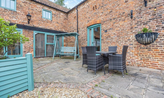 Grimsby Cottage | The Granary - UK44520