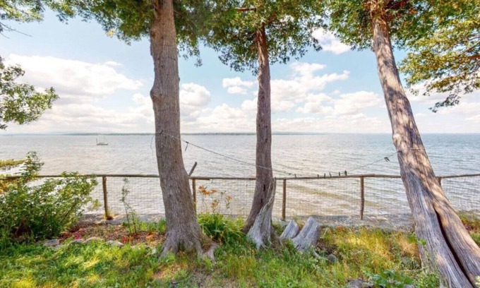 Grand Isle House | The Grand Isle Boat House