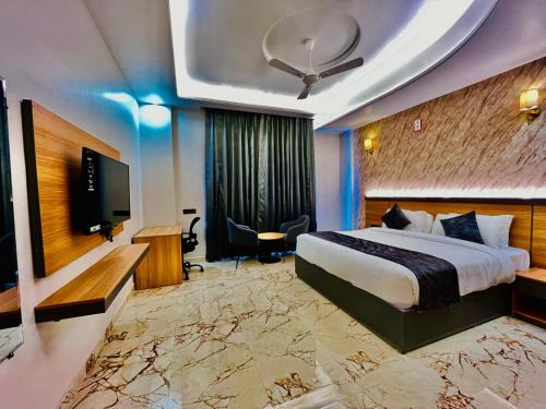Greater Noida Hotel | The Grand Oasis Hotel & Resort