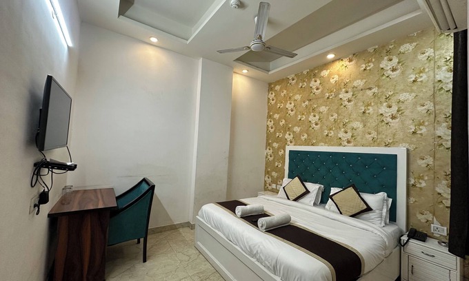 Indirapuram Hotel | The Grand Palace