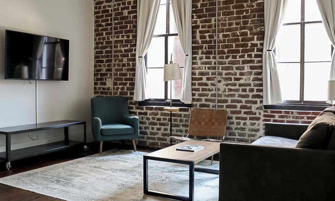 Historic District - North Villa | The Grant by Black Swan - Urban Loft (206)
