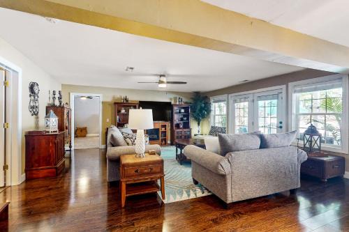 Graysville House | The Great Blue Heron