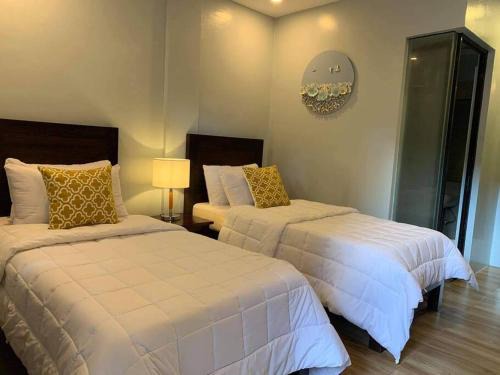 Alfonso Apartment | The Great Molave FAMILY ROOM