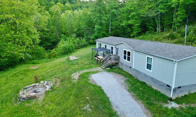 Heidelberg Cabin | The Green House/Red River Gorge/WiFi/Private/Cliff Views/Peaceful