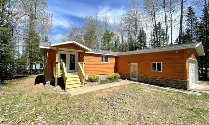 Phillips Cabin | The Grouse Haus on Soo | 3 Bed, 2 Bath
