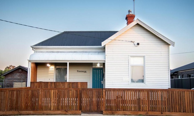 Terang House | The Guesthouse