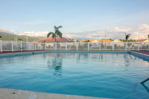 Kingston Villa | The Gulf Retreat Oasis