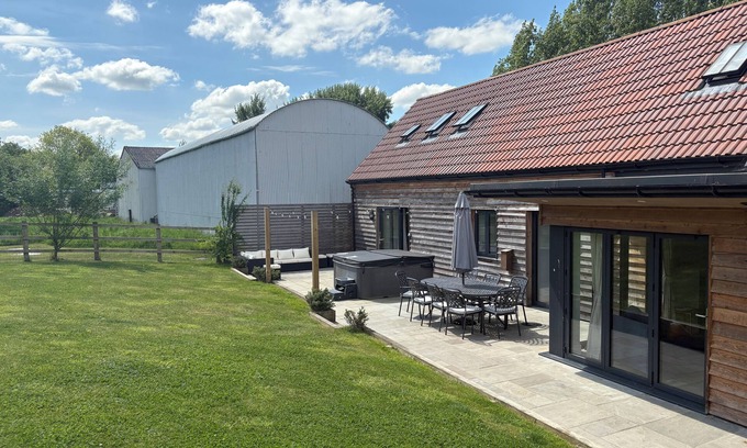 Sherborne Cottage | THE GULLY, pet friendly, character holiday cottage in Sherborne