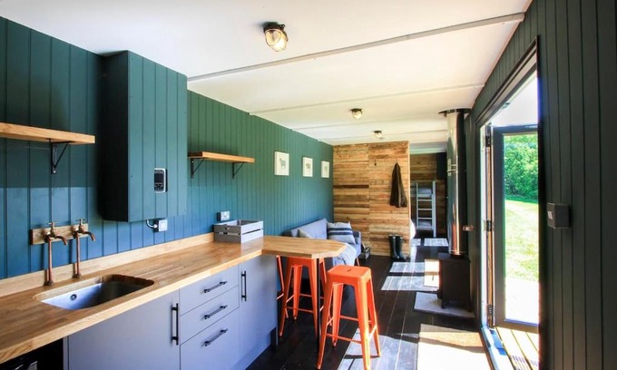 Upper Hambleton House | The Hambleton Hut