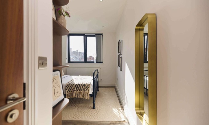 Harlesden Apartment | The Harlesden Place -Modern 3BDR Flat with Balcony