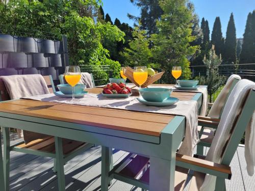 Wladyslawowo Apartment | The Harmony Apartament z dużym tarasem i miejscem do pracy zdalnej