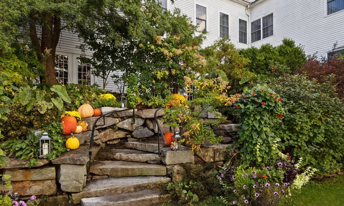 Freeport Hotel | The Harraseeket Inn & Event House Freeport Downtown