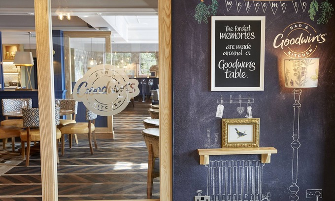 Chorley Hotel | The Hartwood Hall Hotel by Greene King Inns
