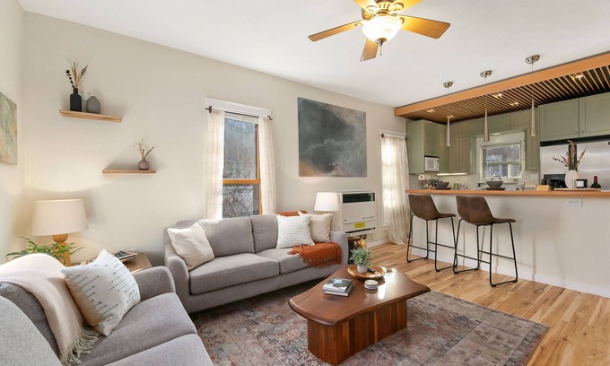 Martinez Park House | The Hattie House in Old Town – Walk Everywhere!