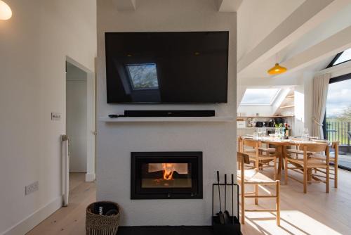 Etchinghill House | The Hayloft by Bloom Stays