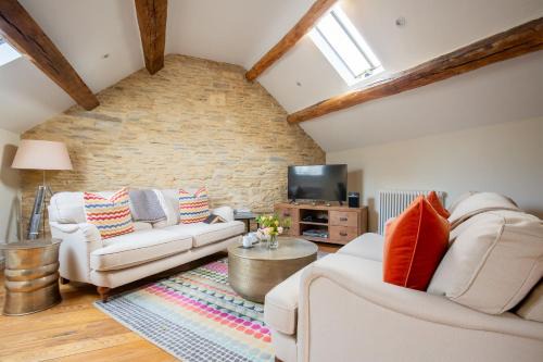 Cold Aston House | The Hayloft