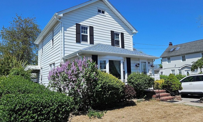 Hicksville House | The Heart of Hicksville House