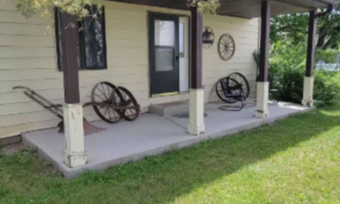 Indianola House | The Hen House Country Living with Farm Life Appeal Indianola, IA