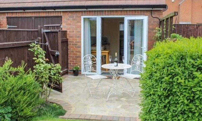 Louth Cottage | THE HERB GARDEN, romantic, character holiday cottage in Louth