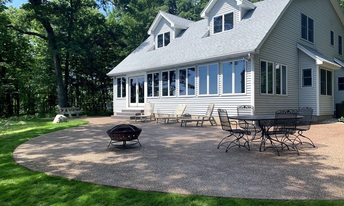Bradley House | The Hermitage Retreat at Gun Lake