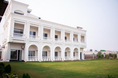 Patiala Apartment | THE HIDDEN CREEk
