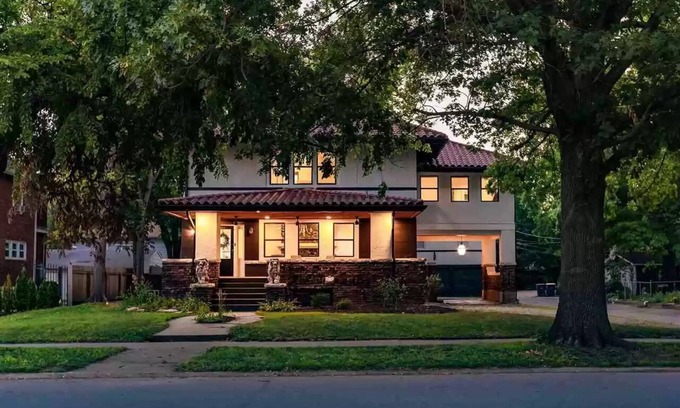 Manhattan House | The Historic Carl Butler House on City Park