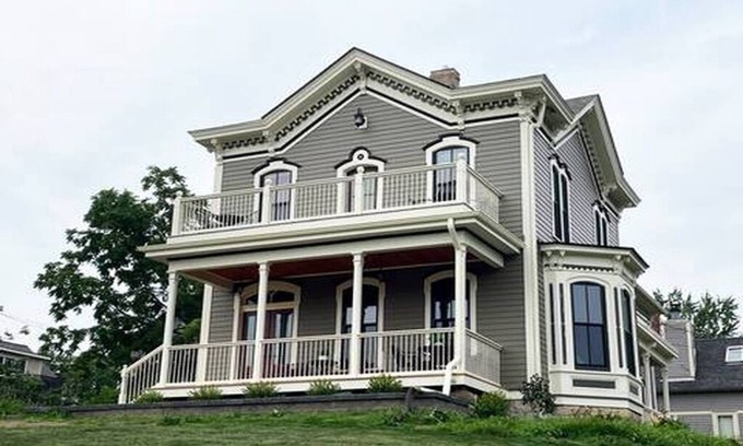 Stillwater House | The Historic Roney House