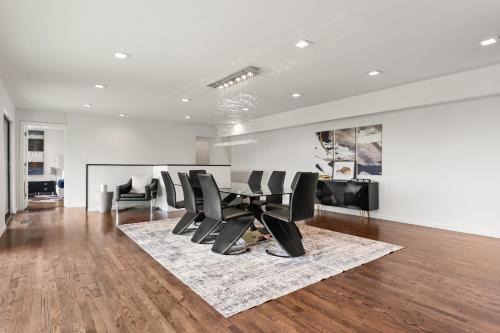 Hollywood Hills West Villa | The Hollywood Hills Crest Villa