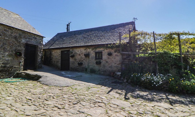 Newton Abbot Cabin | THE HOMESTEAD, romantic, character holiday cottage in Poundsgate