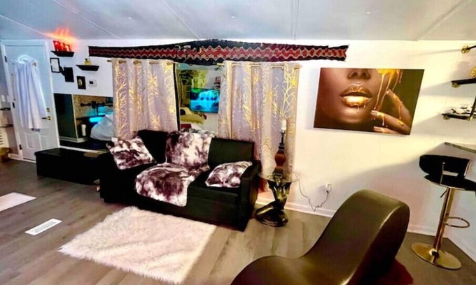 Northside House | The Hothouse-Couples Escape: Play-Relax-Reconnect