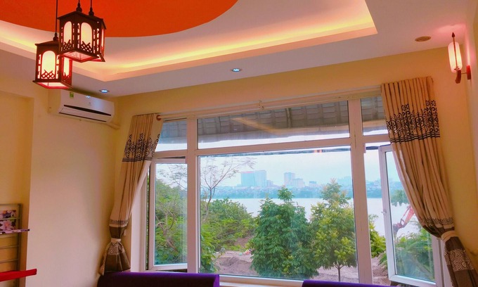 Long Bien House | The house is by river, great view, and only 1.8km to the old quarter center!