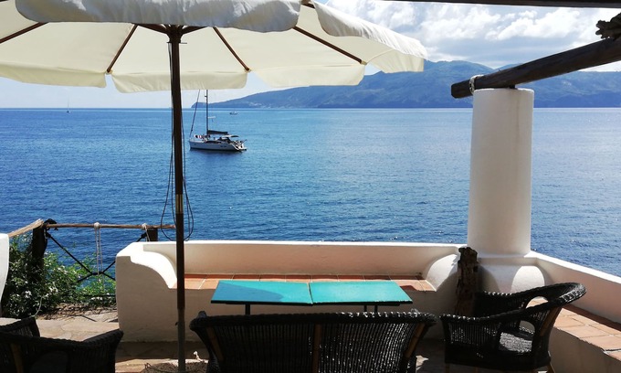 Santa Marina Salina House | the house on the Aeolian sea