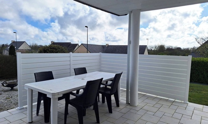 Pluguffan House | The House of Agapanthes – PRM – 20 min from the beaches