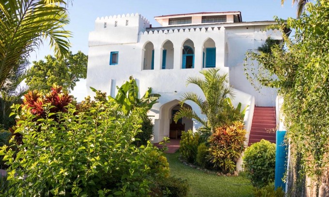 Bububu House | The House of Royals