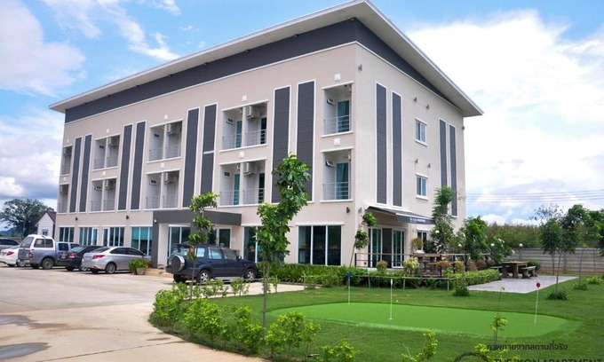 Phatthana Nikhom Apartment | The iKon Apartment