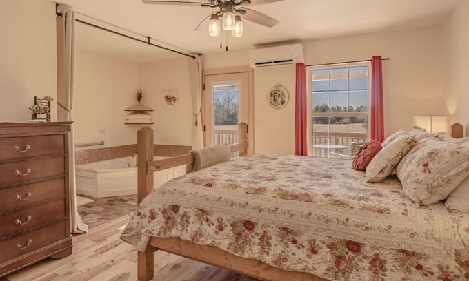 Whitley City Bed & Breakfast | The Inn at Beulah Farm - The Garden