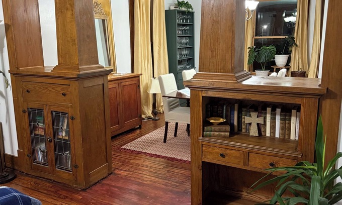 Atchison County House | The Inn on Main Fairfax - 4 bedroom, 4.5 bed house with 100 year old charm