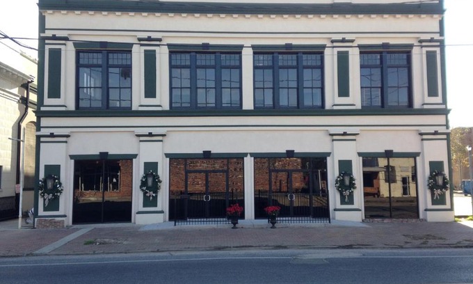 Donaldsonville Hotel | The Inn on the River