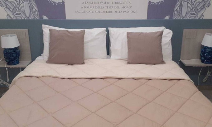Santo Stefano di Camastra Bed & Breakfast | The Palace B&B and apartments- Il Moro Luxury room