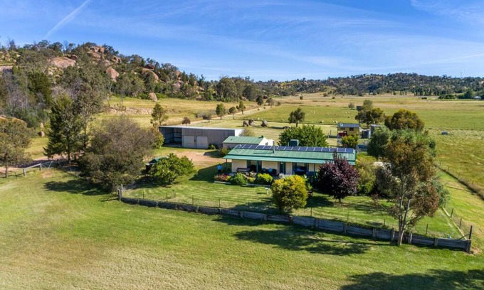 Frog Rock House | The Ithaca Farm Experience - A Unique Mudgee Escape