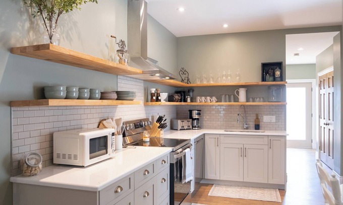 Port Rowan House | The Ivy Cottage