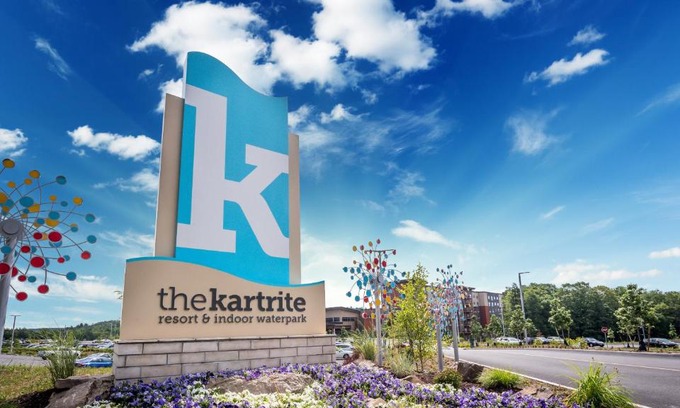 Monticello Hotel | The Kartrite Resort and Indoor Waterpark