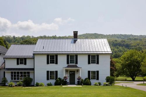 Kent Hotel | The Kent Collection - The Firefly Inn