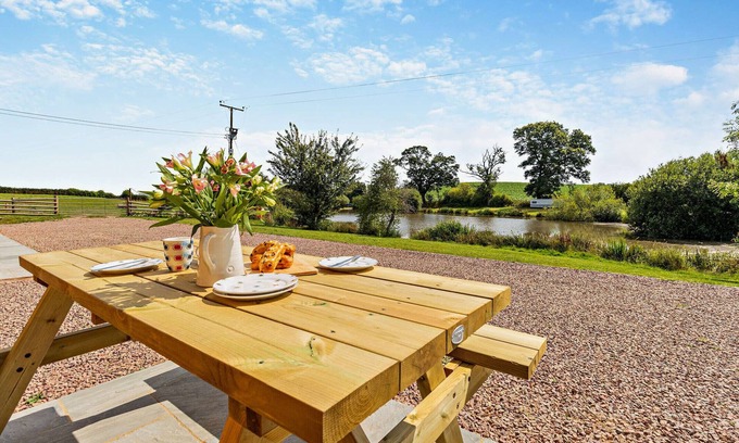 Hereford House | The Kingfisher at Canon Bridge Fishery