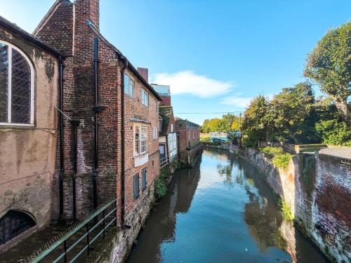 Canterbury Apartment | The Knights Apartment, Eastbridge Hospital