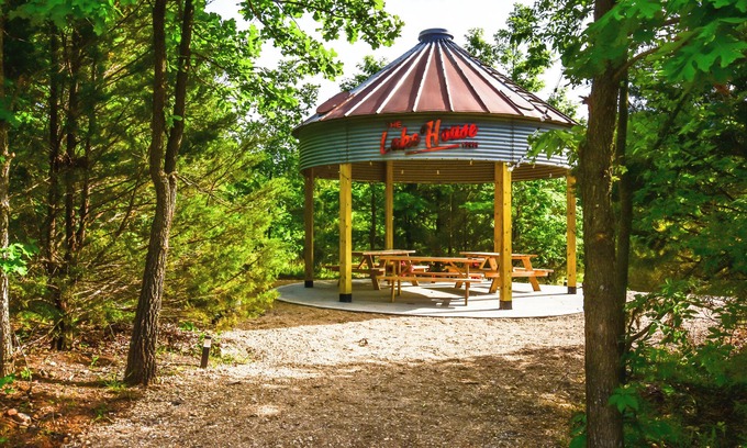 Laurie Hotel | The Lake House Inn